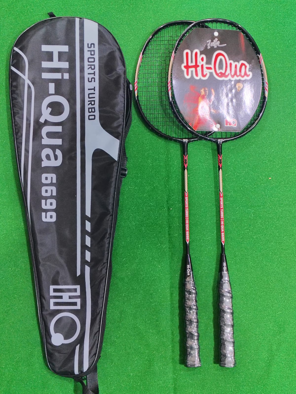 BADMINTON PAIR